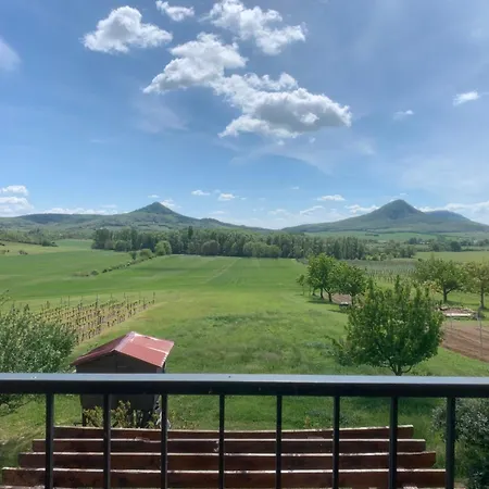 Апартаменты Csobanci Tuenderkert Vendeghaz