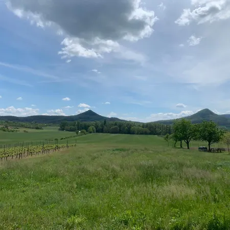 Csobanci Tuenderkert Vendeghaz Gyulakeszi