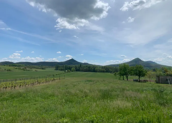 Csobanci Tuenderkert Vendeghaz Gyulakeszi